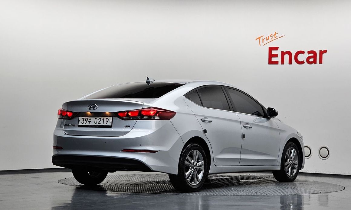 Hyundai AVANTE 2017
