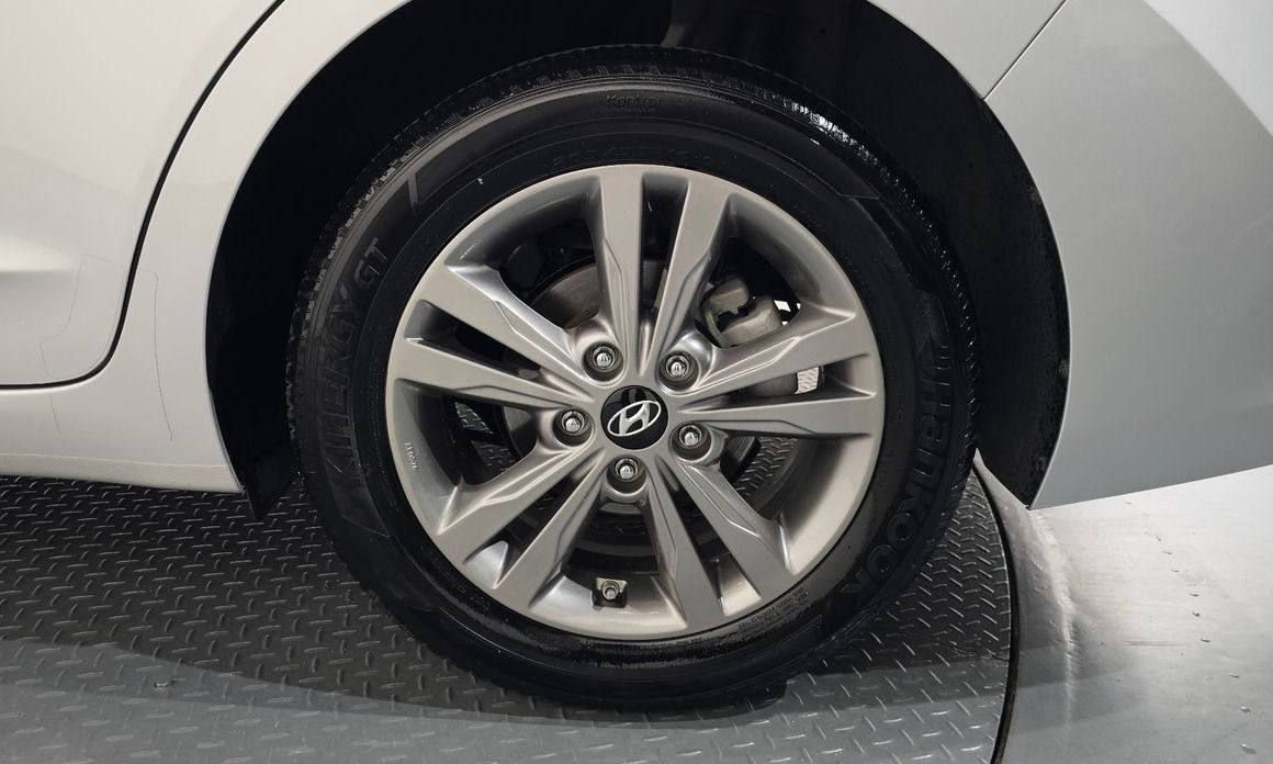 Hyundai AVANTE 2017