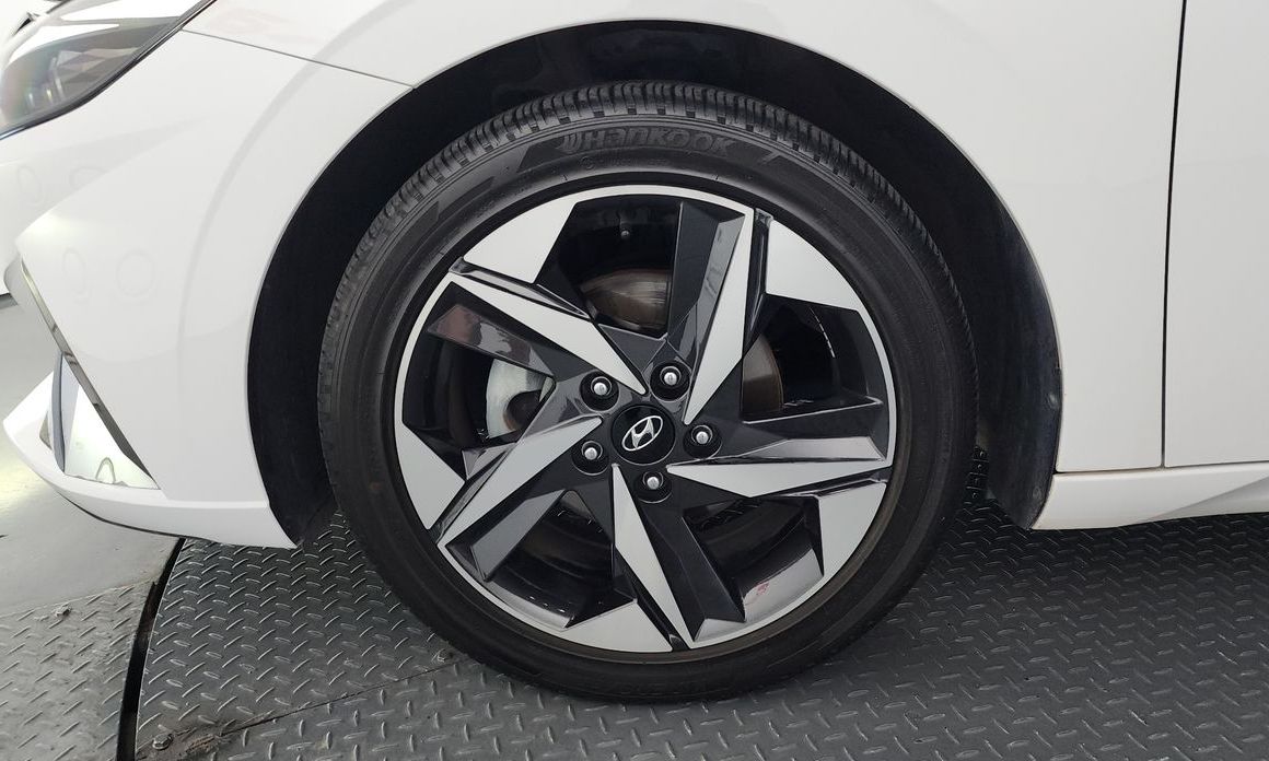 Hyundai AVANTE 2021