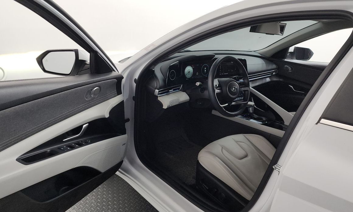 Hyundai AVANTE 2021