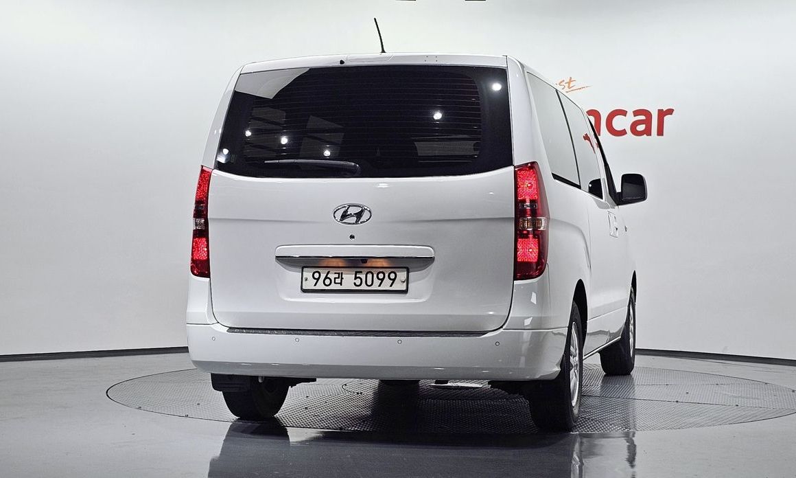 Hyundai Starex 2021