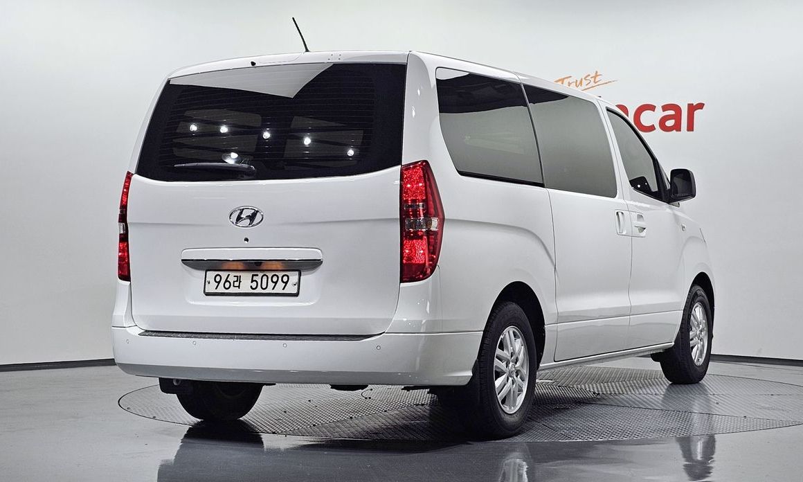 Hyundai Starex 2021