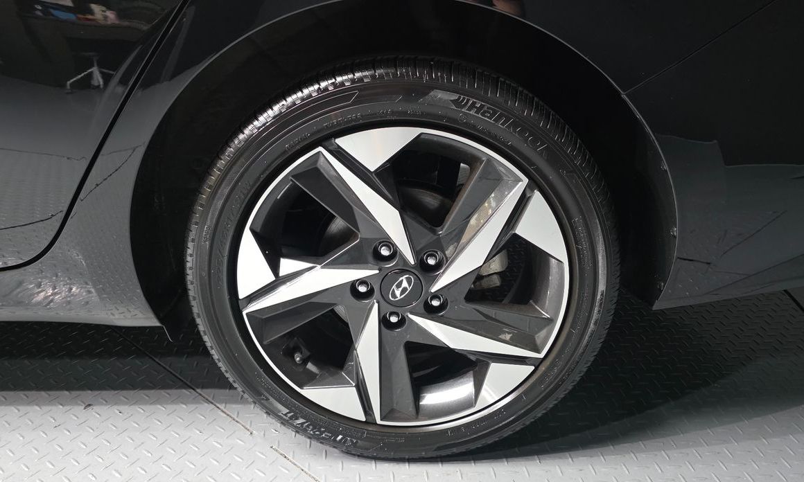 Hyundai AVANTE 2021