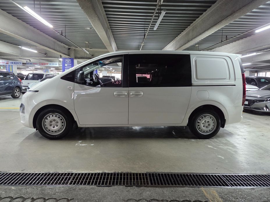 Hyundai Staria 2023