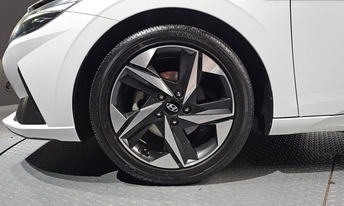 Hyundai AVANTE 2021
