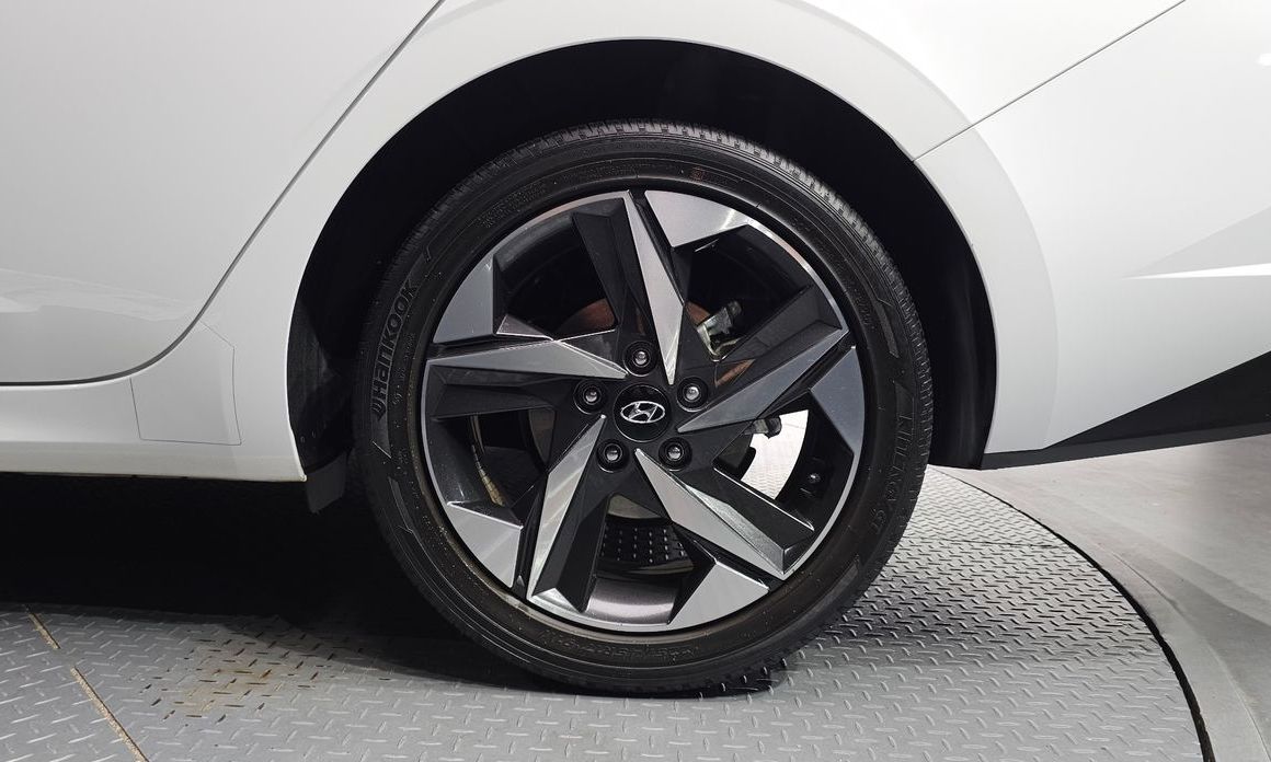 Hyundai AVANTE 2021