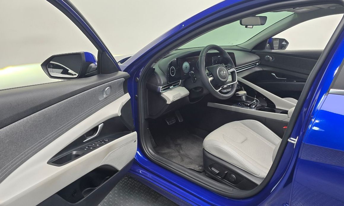 Hyundai AVANTE 2022