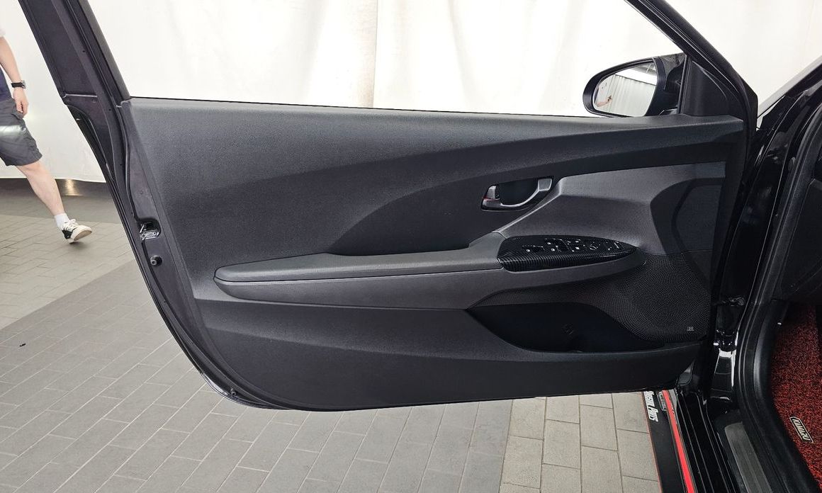 Hyundai Veloster 2021