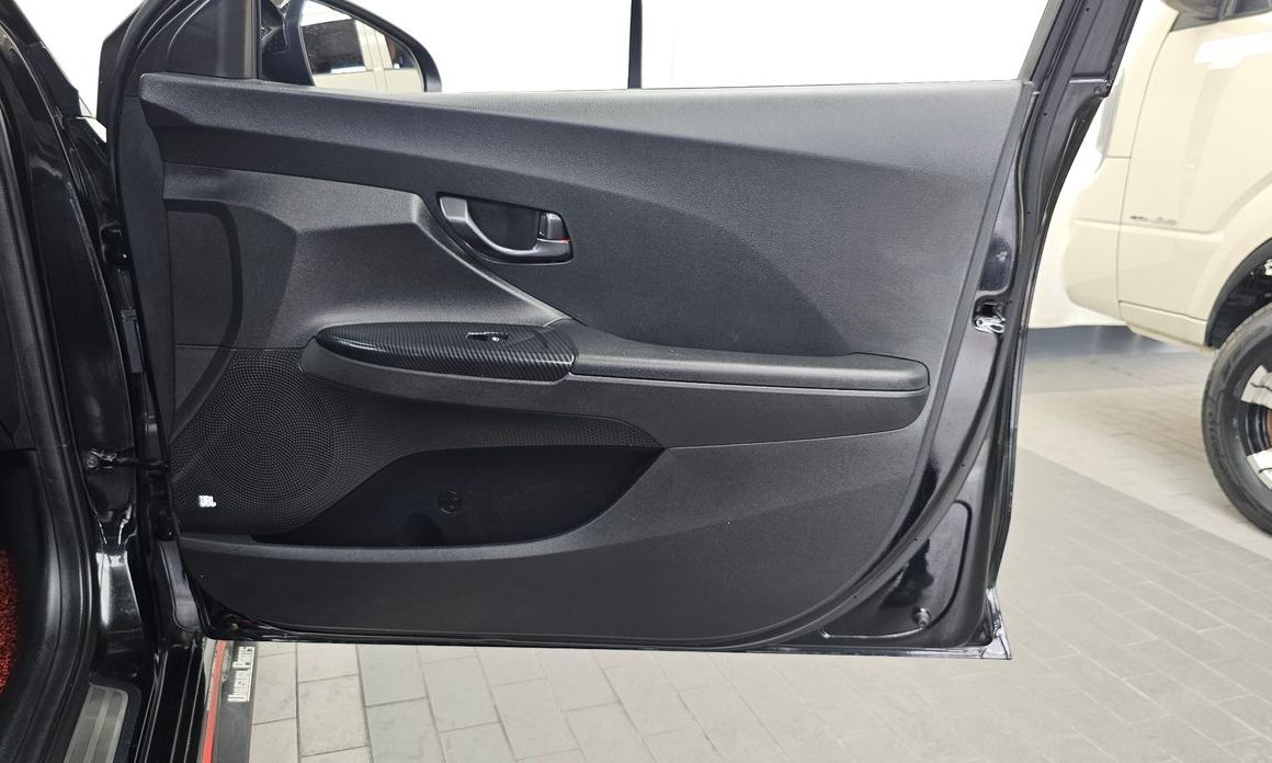 Hyundai Veloster 2021