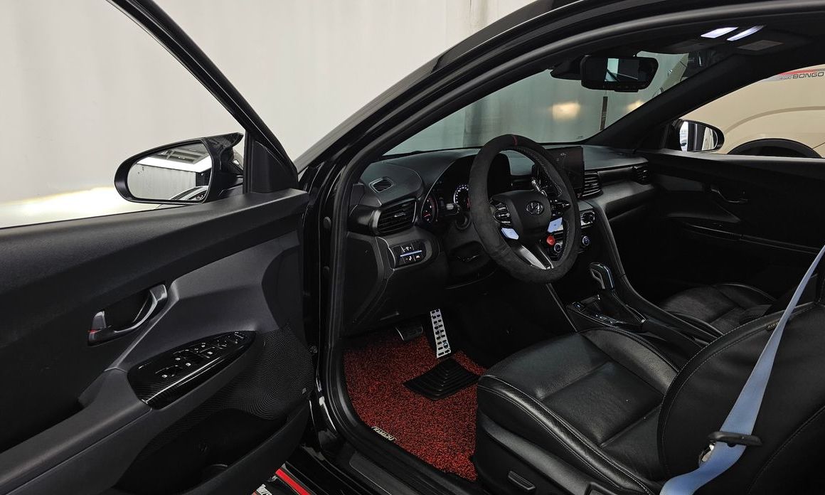 Hyundai Veloster 2021