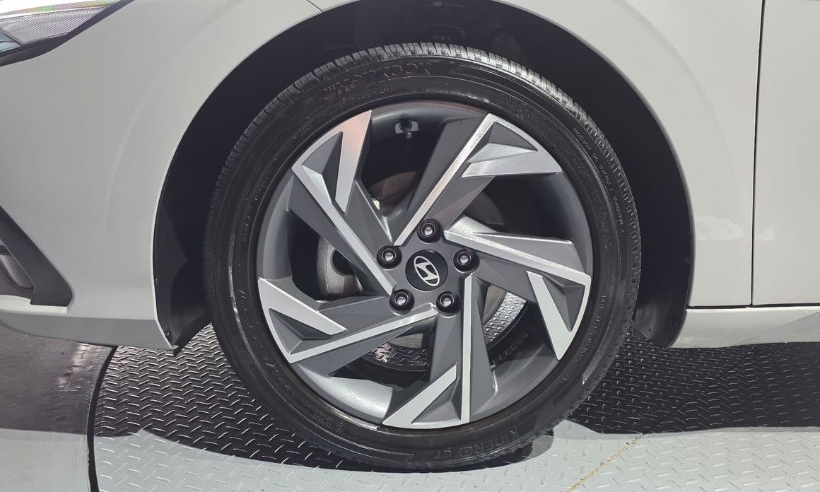 Hyundai AVANTE 2024