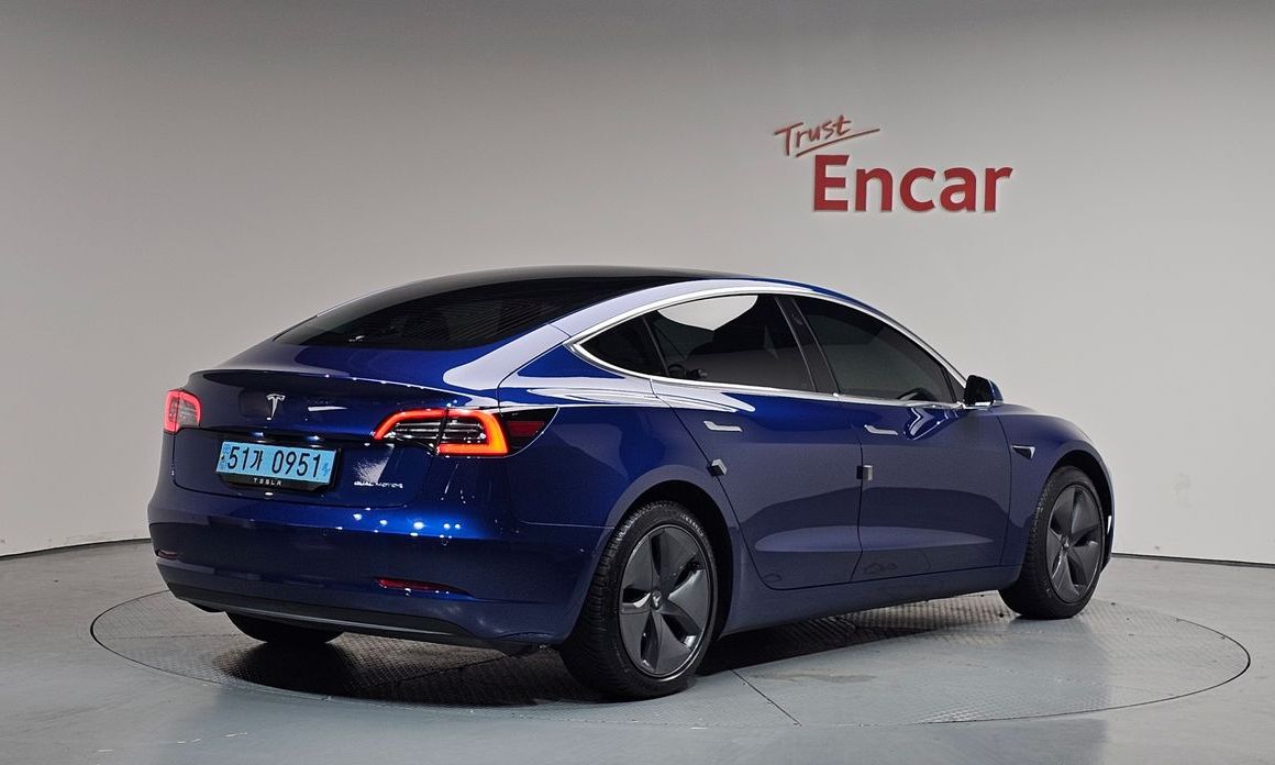 Tesla Model 3 2020