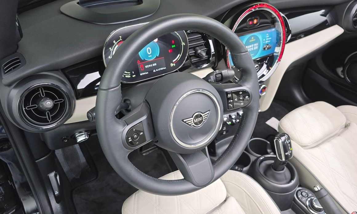Mini Cooper Convertible 2023