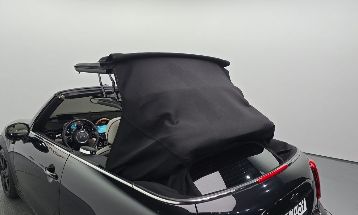 Mini Cooper Convertible 2023