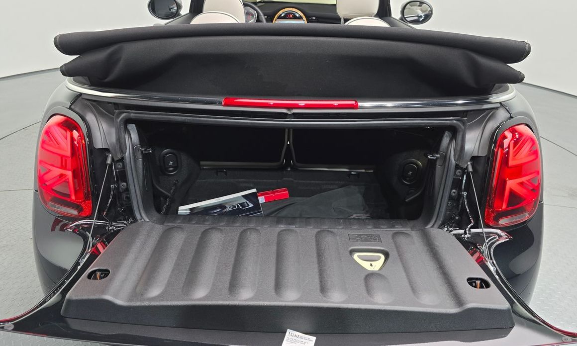 Mini Cooper Convertible 2023