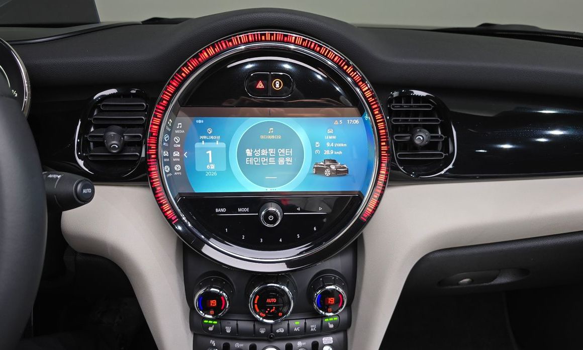 Mini Cooper Convertible 2023