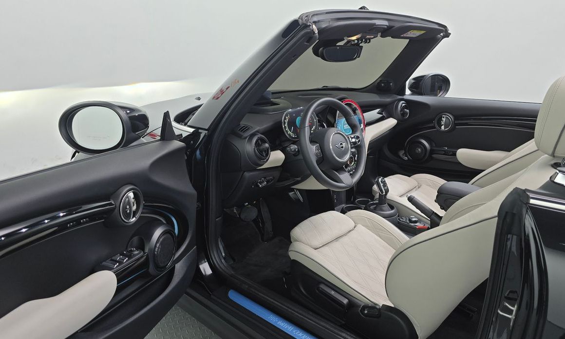 Mini Cooper Convertible 2023