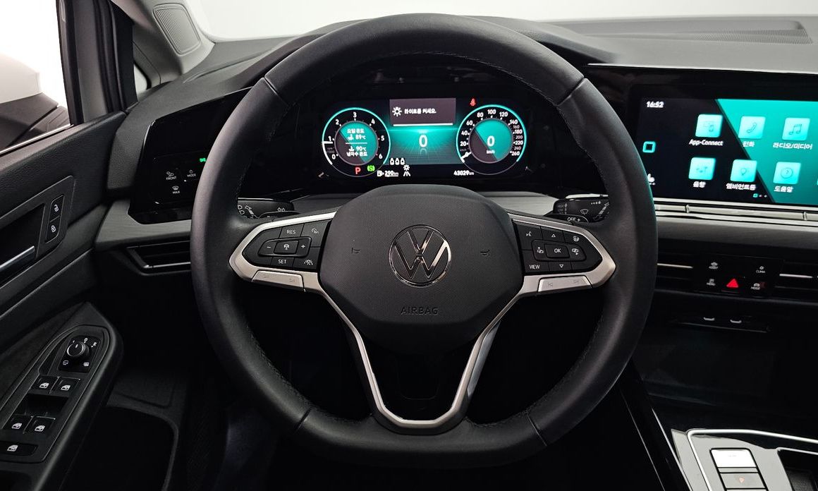 Volkswagen Golf 2024