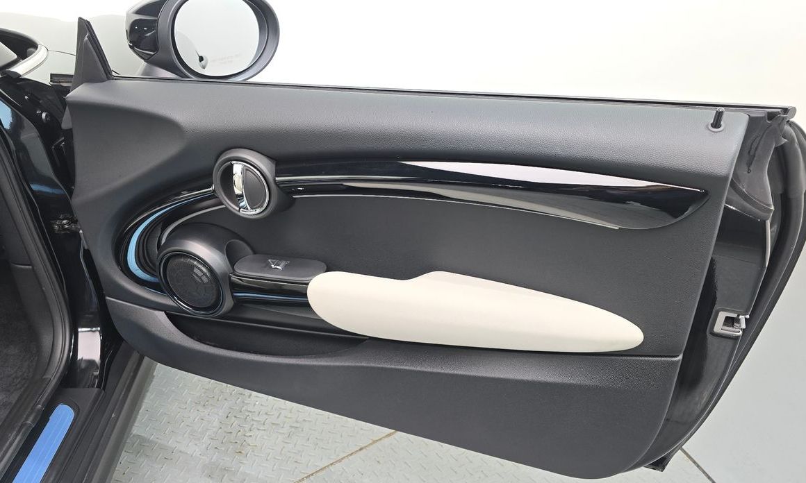 Mini Cooper Convertible 2023