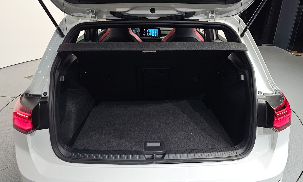 Volkswagen Golf 2024