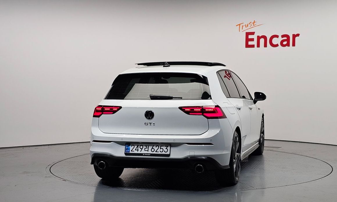 Volkswagen Golf 2024