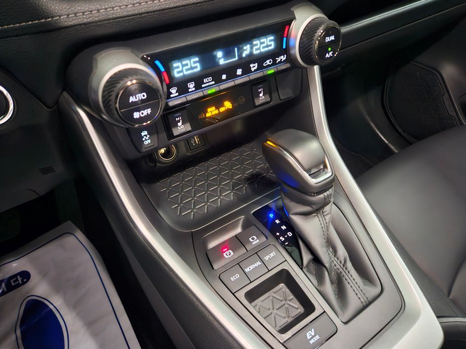 Toyota RAV4 2025