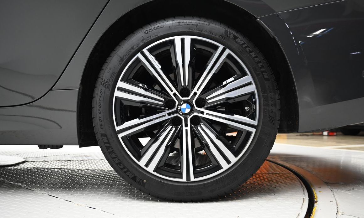BMW 3-Series 2025