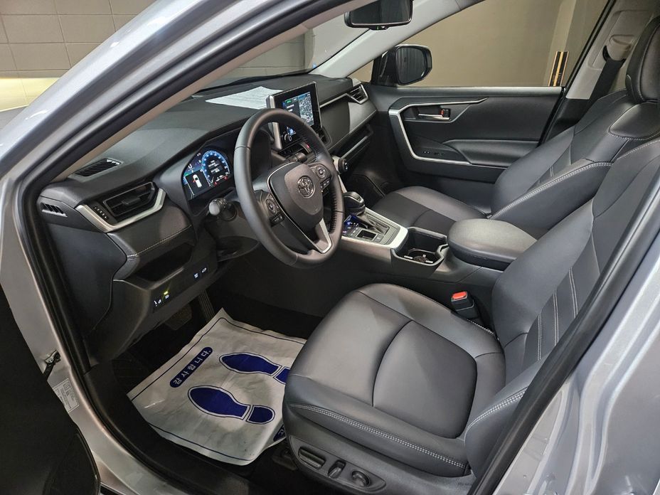Toyota RAV4 2025