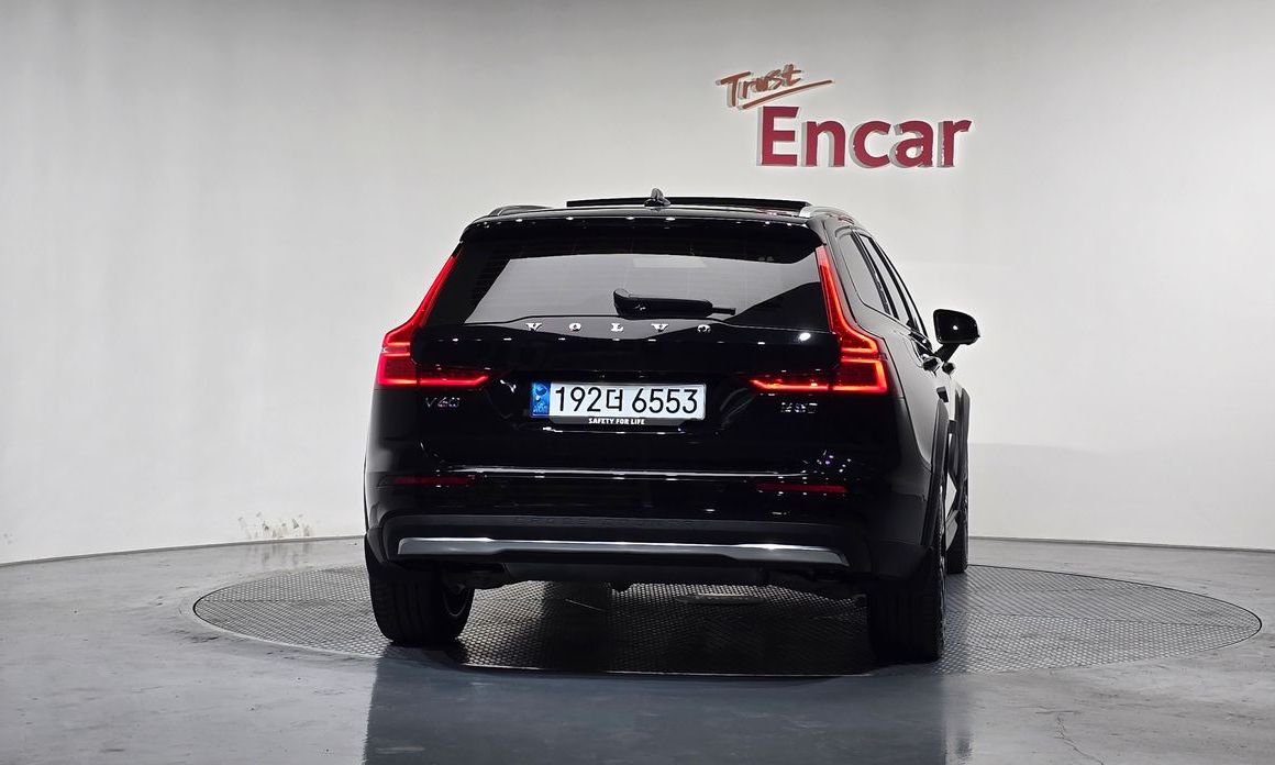 Volvo V60 2023