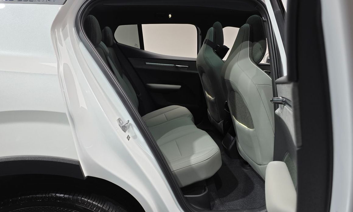 Volvo EX30 2026