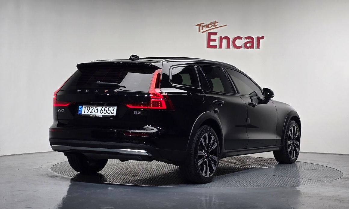 Volvo V60 2023