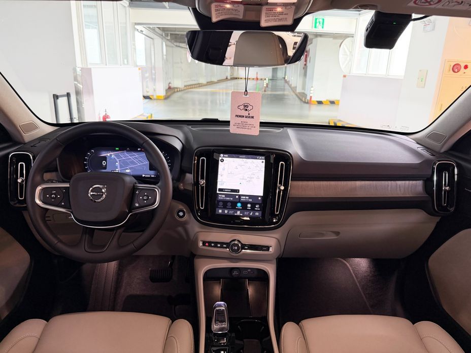 Volvo XC40 2026