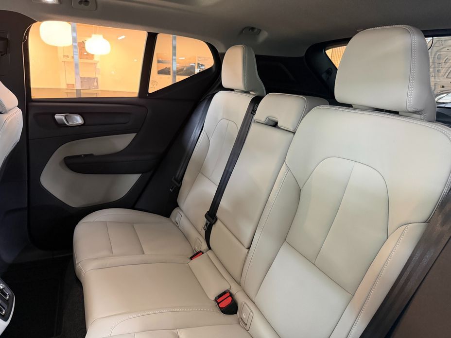 Volvo XC40 2026