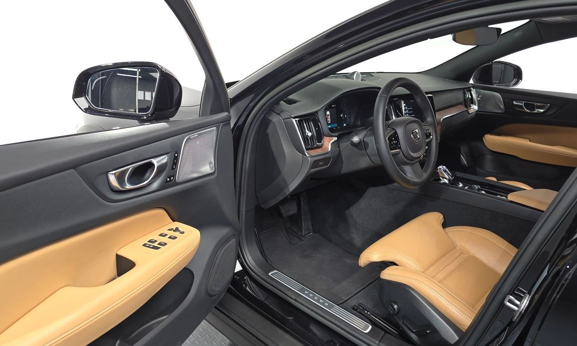 Volvo V60 2023