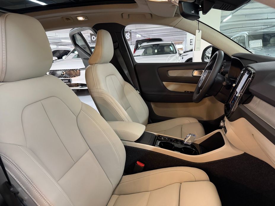Volvo XC40 2026