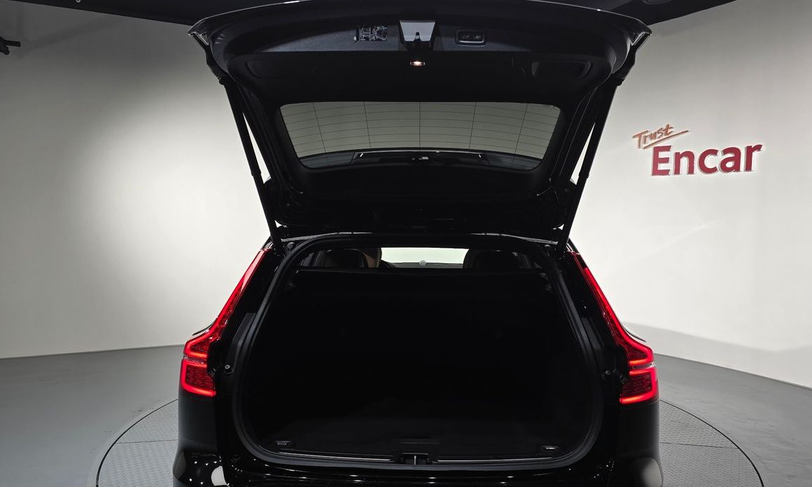Volvo V60 2023