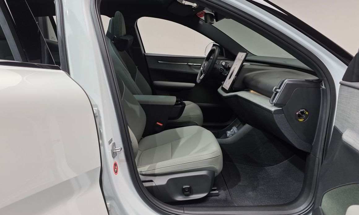 Volvo EX30 2026