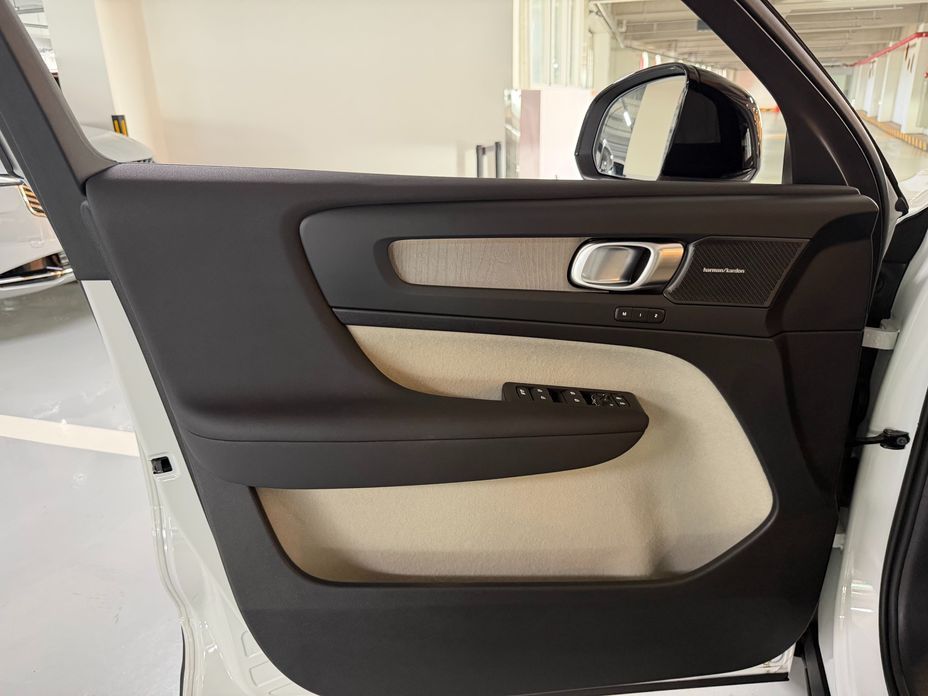 Volvo XC40 2026