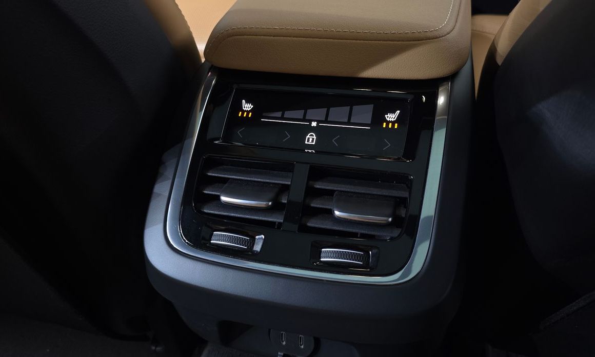 Volvo V60 2023