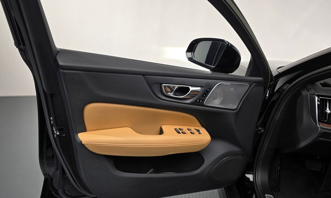 Volvo V60 2023