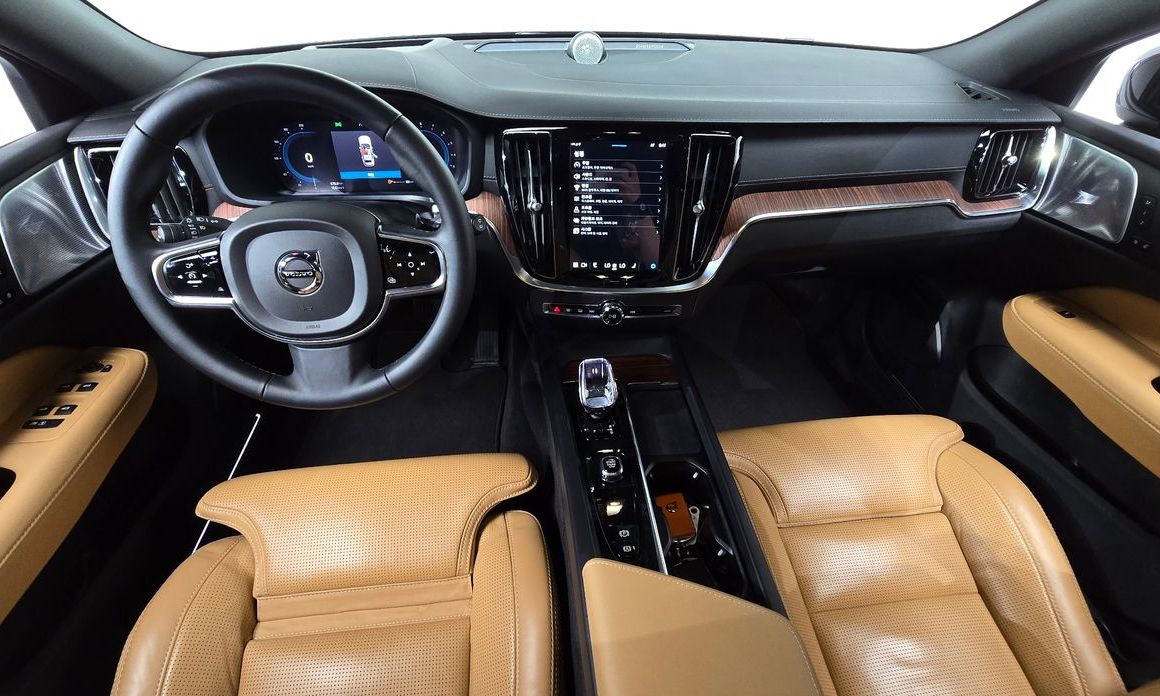 Volvo V60 2023