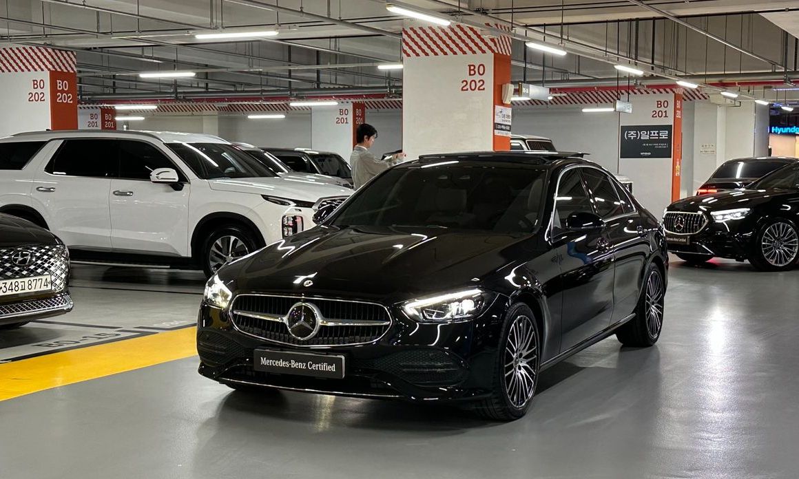 Mercedes-Benz C-Class 2024