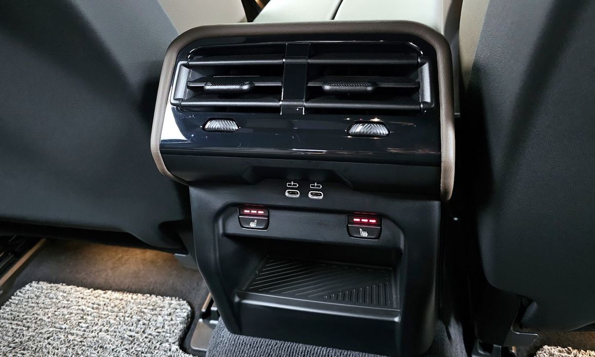 BMW 5-Series 2024