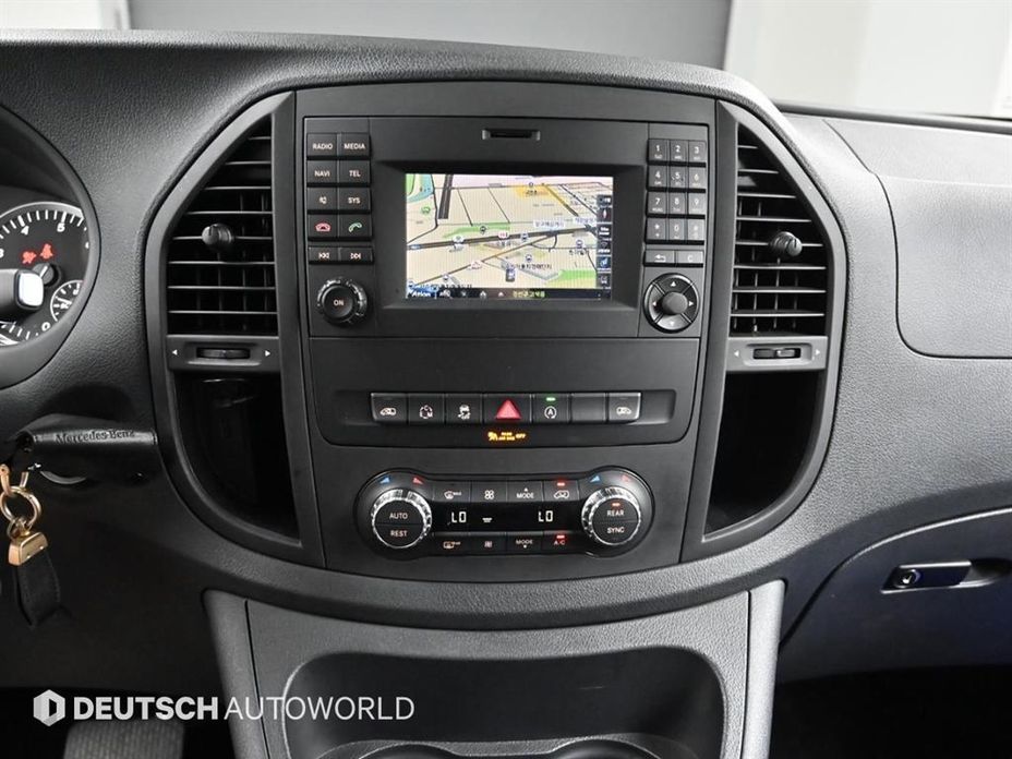 Mercedes-Benz V-Class 2016