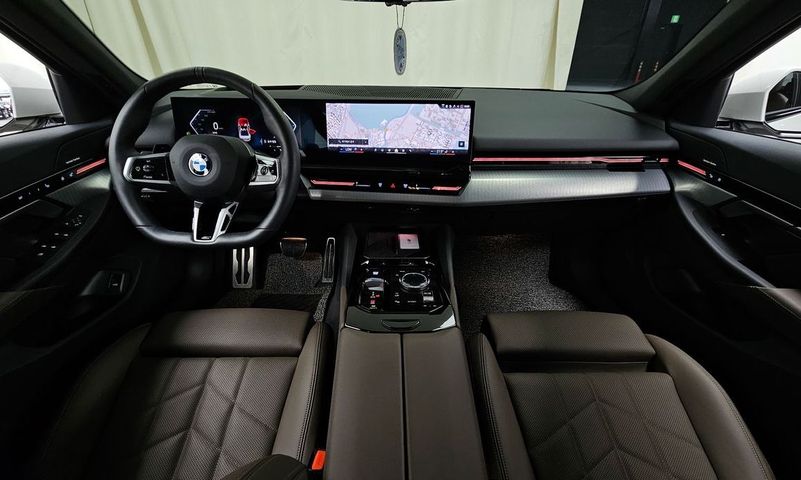 BMW 5-Series 2024