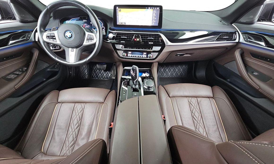 BMW 5-Series 2023