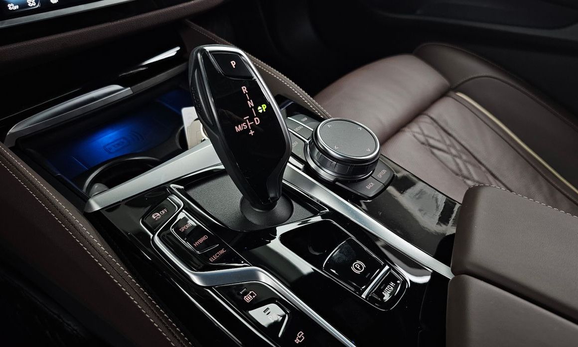 BMW 5-Series 2023