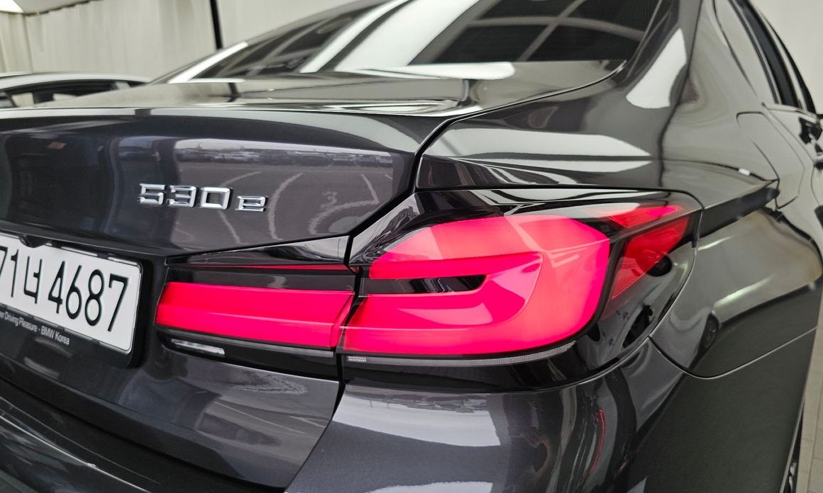 BMW 5-Series 2023