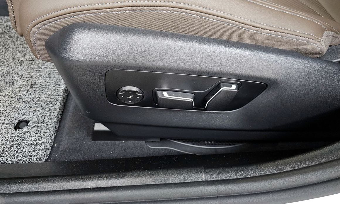 BMW 5-Series 2024