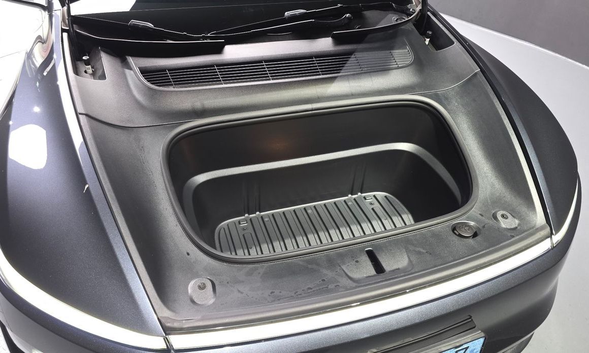 Tesla Model Y 2025